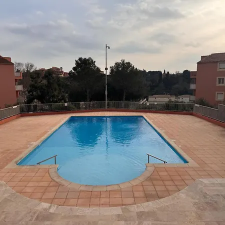 3-bed Apt, 4 Ppl, Pool, Wifi, Parking *